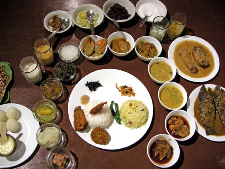 Bengali Food - Thakur Barir Khaoa Daoa